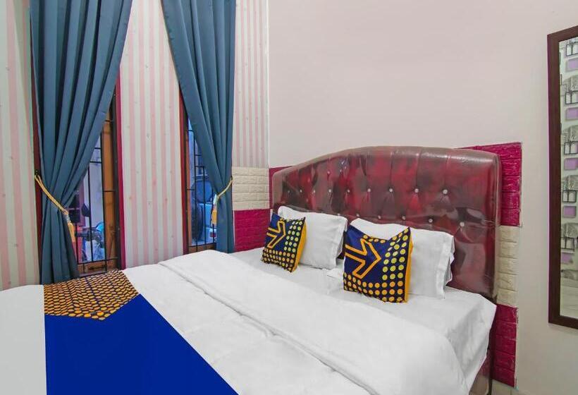 فندق Spot On 92570 Putri Guest House Syariah