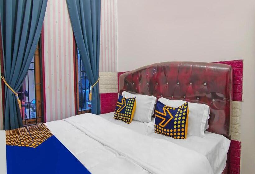 فندق Spot On 92570 Putri Guest House Syariah