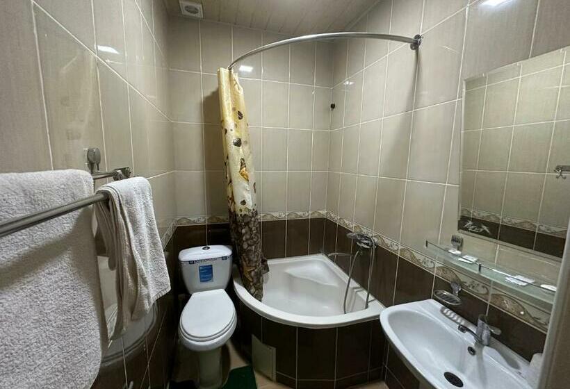 بنسيون Mumtoz Plaza