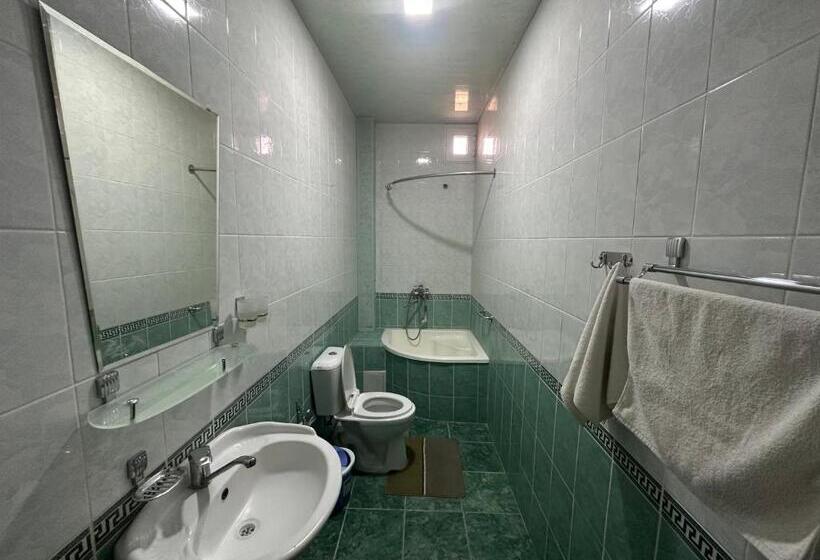 بنسيون Mumtoz Plaza