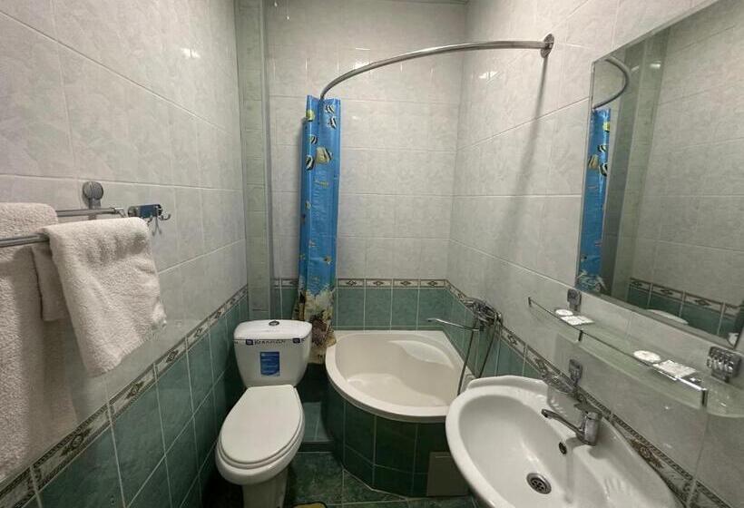 بنسيون Mumtoz Plaza