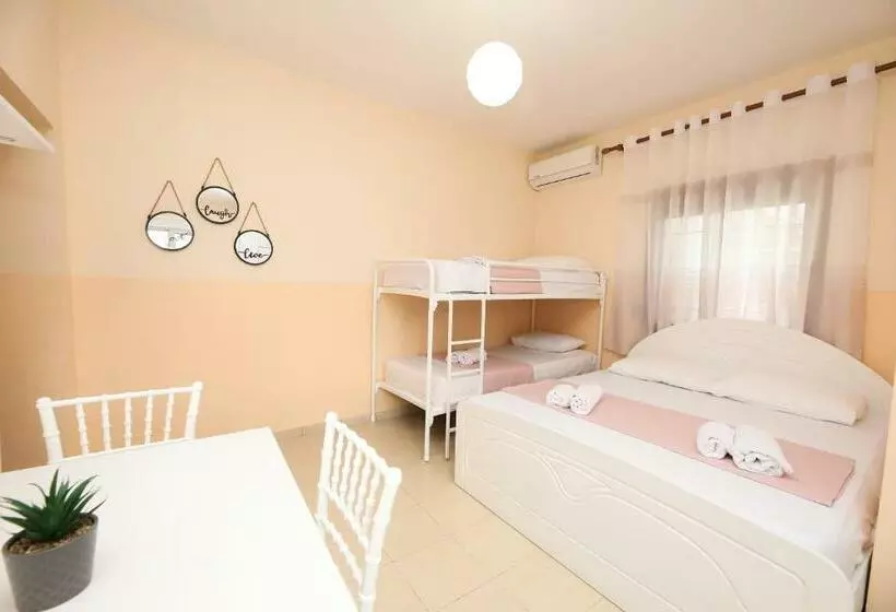 ペンション Vila Feliz   Premium Rooms With Free Private Parking