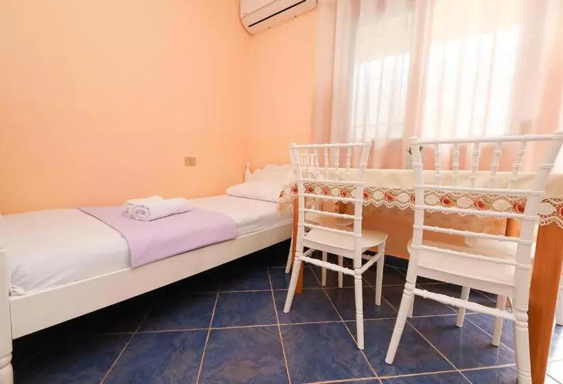 ペンション Vila Feliz   Premium Rooms With Free Private Parking