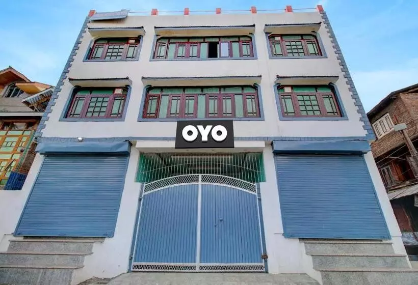 ホテル Oyo Flagship 81309  Zulfikar