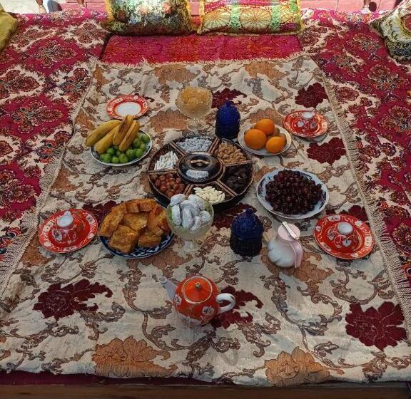 پانسیون Ismail Somoni Guesthouse