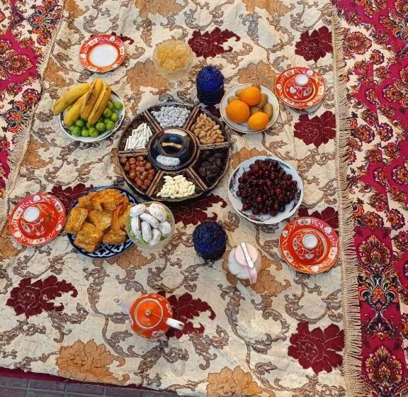 پانسیون Ismail Somoni Guesthouse