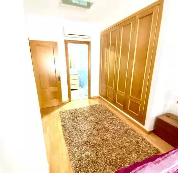 پانسیون Roni Rooms