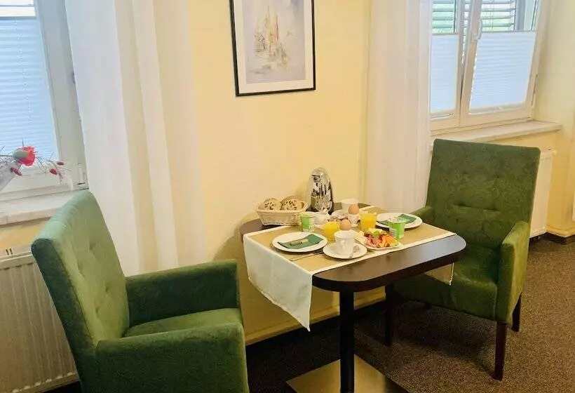 هتل Apartmenthaus Stadt Metz