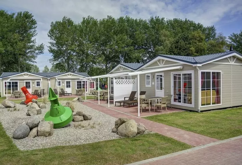 ホテル Ferienwohnungen Wulfener Hals