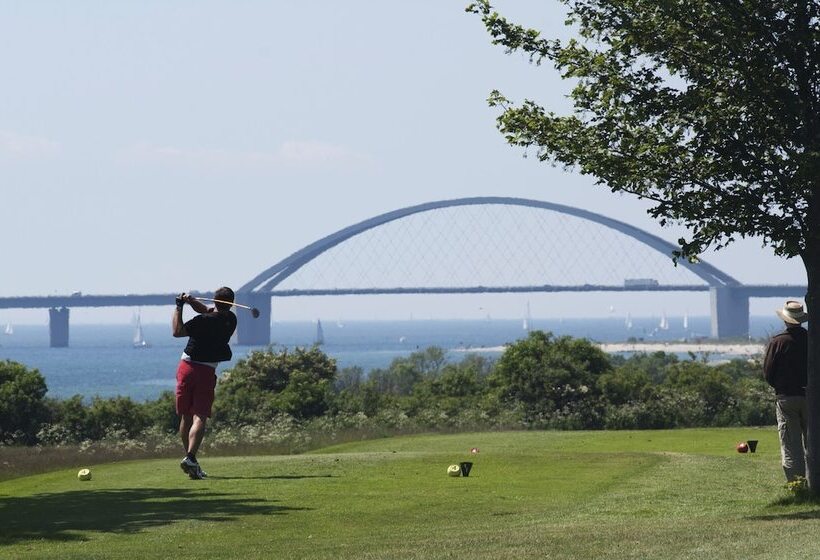 Отель Ferienwohnungen Wulfener Hals