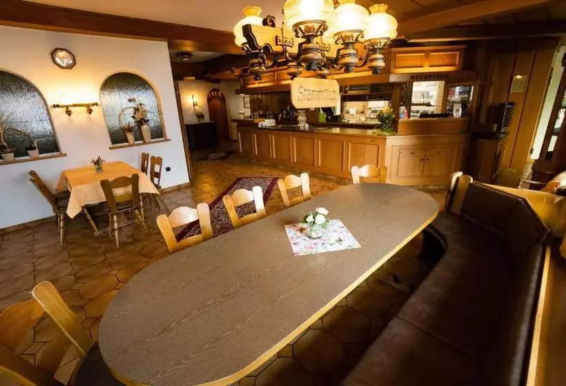 ホテル Gasthaus Zum Rössel Lichtenau