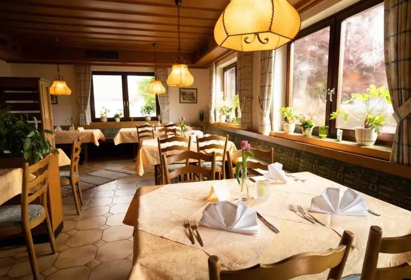 ホテル Gasthaus Zum Rössel Lichtenau