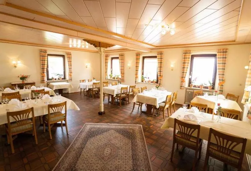 ホテル Gasthaus Zum Rössel Lichtenau