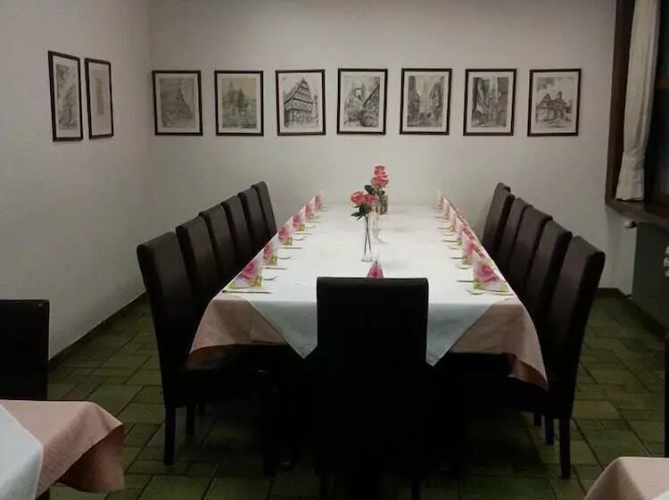 Hotelli Gasthof Ratstube