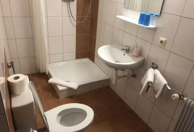 Hotelli Gasthof Ratstube