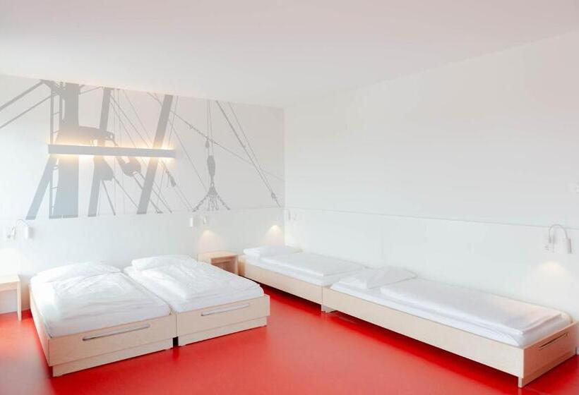 هتل Havenhostel Cuxhaven