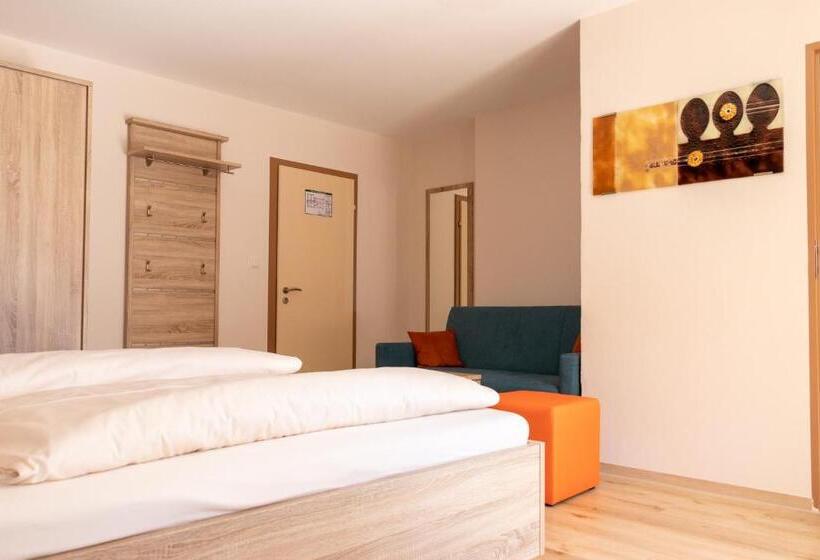 בית מלון כפרי Landgasthof Zum Wolfsberg