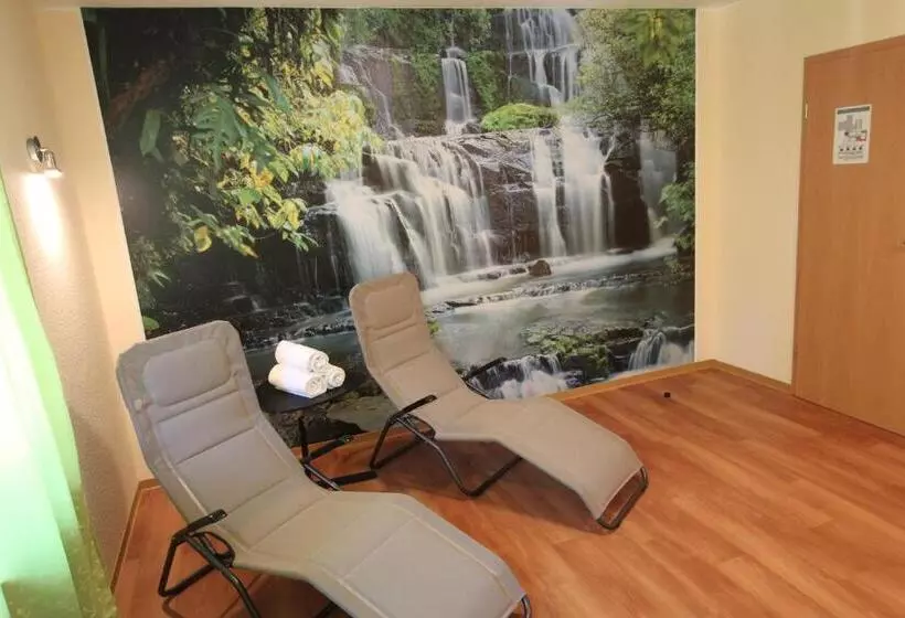 هتل Landgasthof Zur Alten Scheune