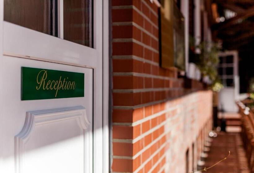 فندق Meyers Hofcafe