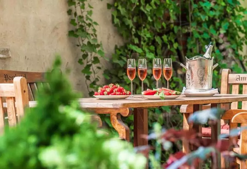 ホテル Niemeyers Romantik Post