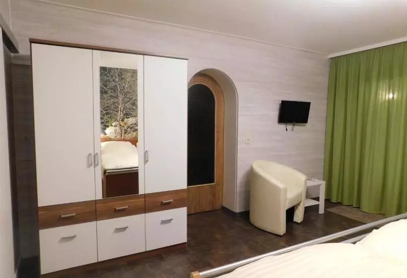 Hotelli Pension Haus Petra