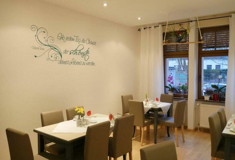 هتل Pension La Rose