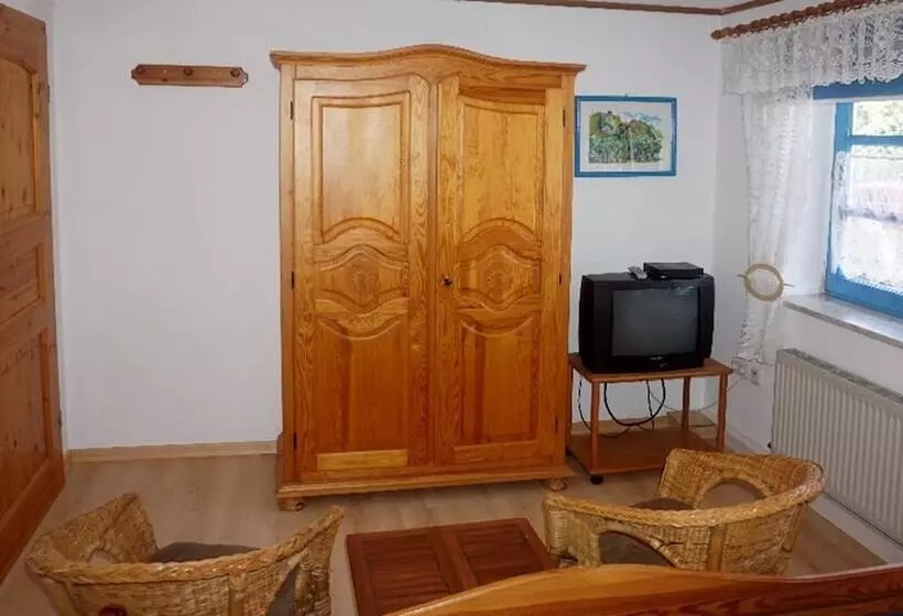 Hotelli Pension Schwalbennest