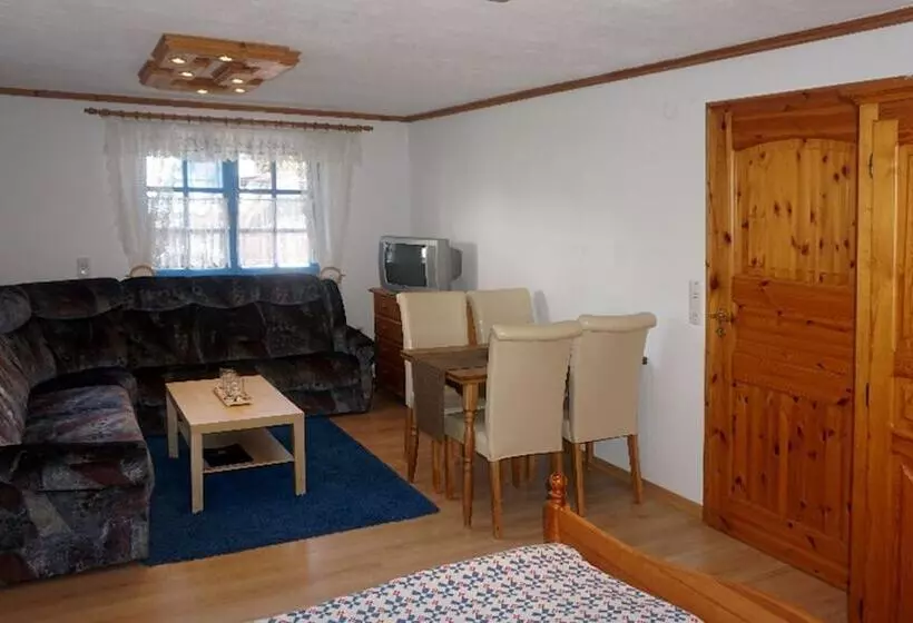 Hotelli Pension Schwalbennest