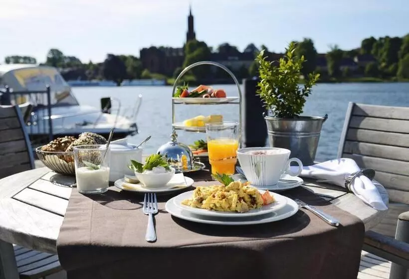 Hotelli Rosendomizil