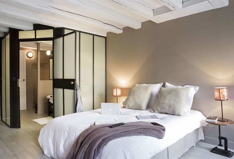 Отель Surprenantes  La Nuit