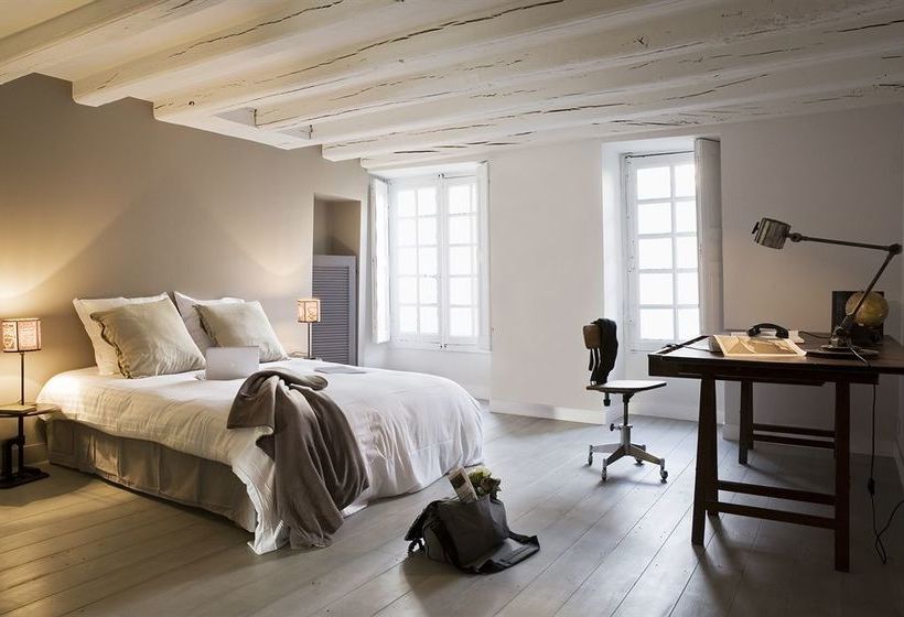 Отель Surprenantes  La Nuit