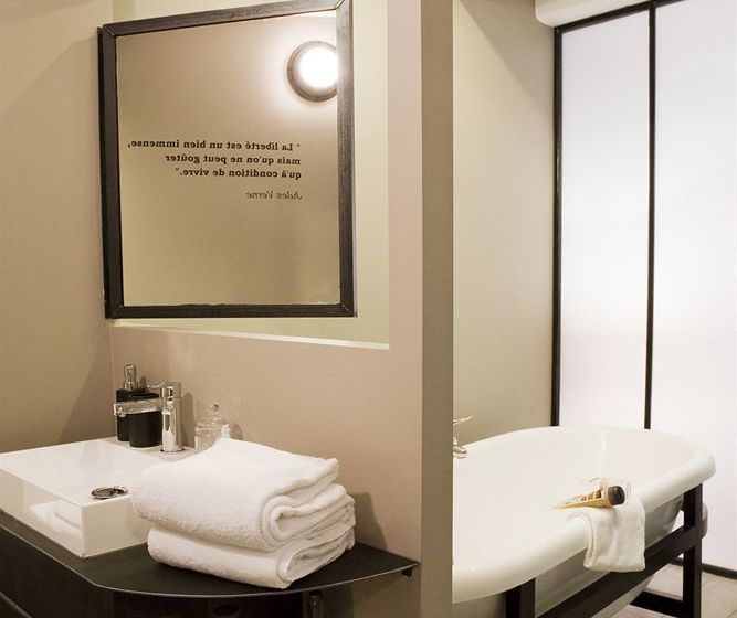 Отель Surprenantes  La Nuit