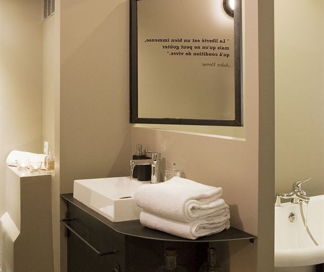 Отель Surprenantes  La Nuit