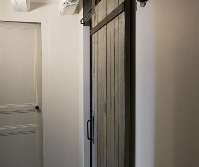 Отель Surprenantes  La Nuit