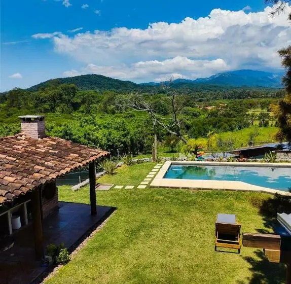 ユースホステル Hostería La María