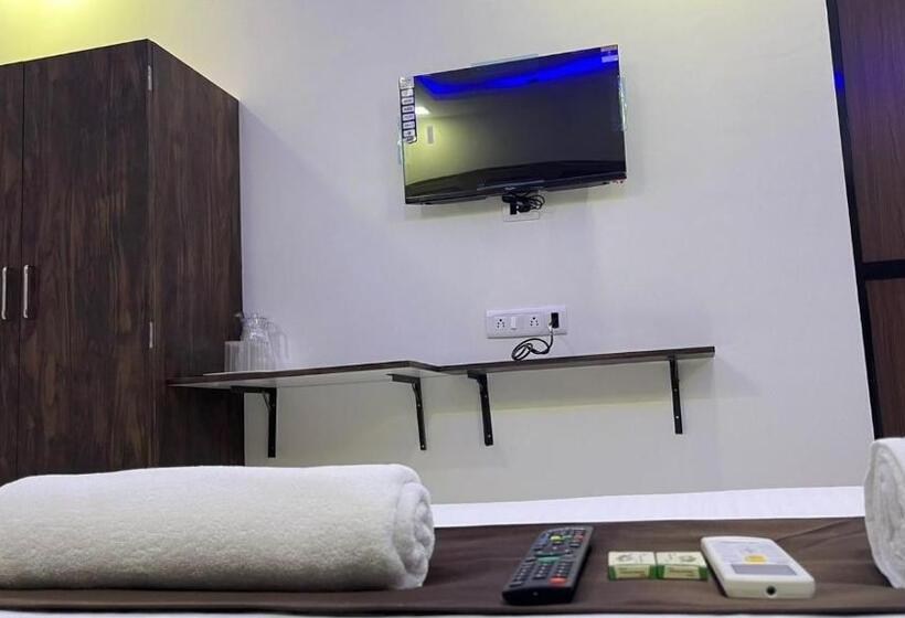 Hotelli Plaza Rooms Prabhadevi Dadar