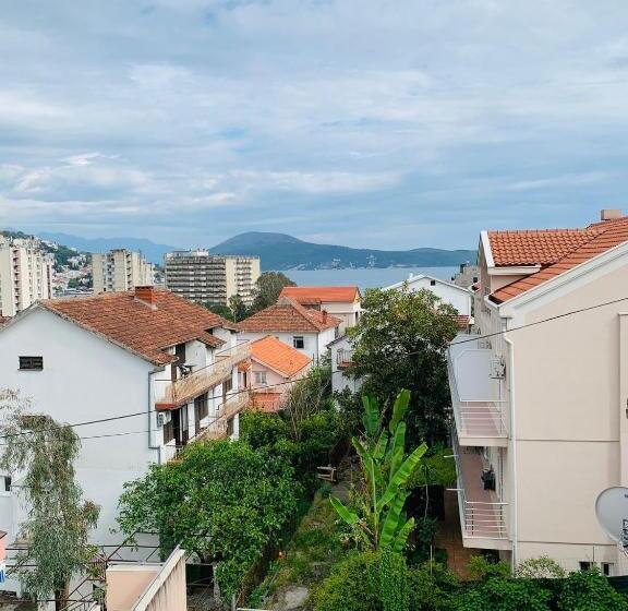 پانسیون Apartmani Srna, Igalo