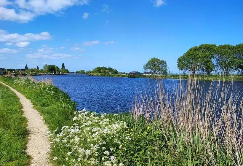 Majatalo Guesthouse At The Amstel River With 2br 2ba And Garden