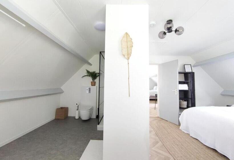 Majatalo Guesthouse At The Amstel River With 2br 2ba And Garden