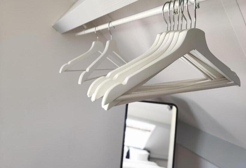 Majatalo Guesthouse At The Amstel River With 2br 2ba And Garden