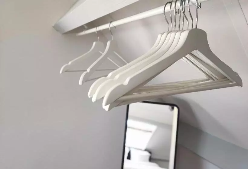 Majatalo Guesthouse At The Amstel River With 2br 2ba And Garden