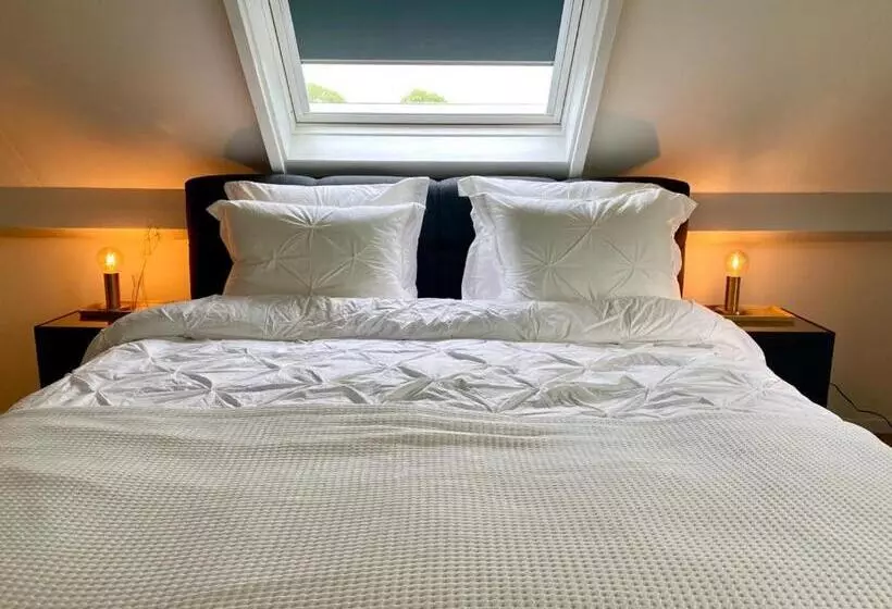 Majatalo Guesthouse At The Amstel River With 2br 2ba And Garden