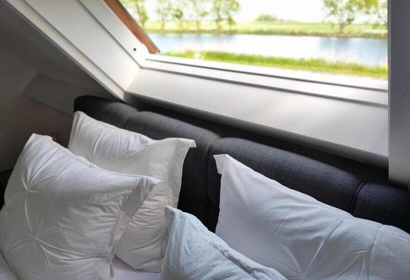 Majatalo Guesthouse At The Amstel River With 2br 2ba And Garden