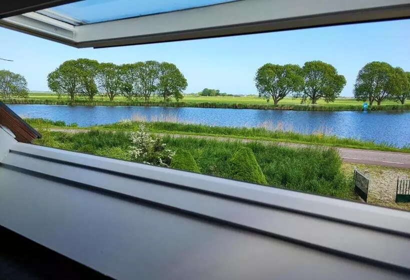 Majatalo Guesthouse At The Amstel River With 2br 2ba And Garden