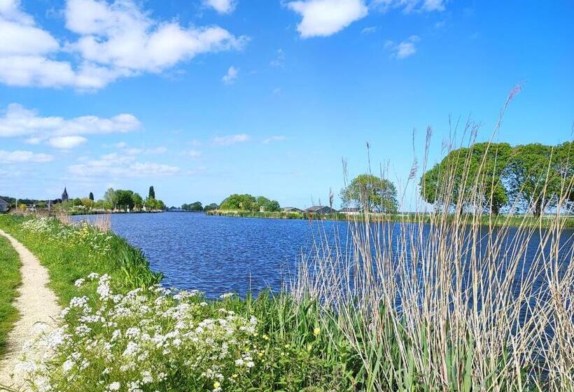 Majatalo Guesthouse At The Amstel River With 2br 2ba And Garden