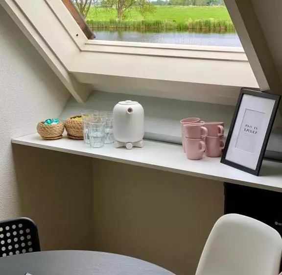 Majatalo Guesthouse At The Amstel River With 2br 2ba And Garden