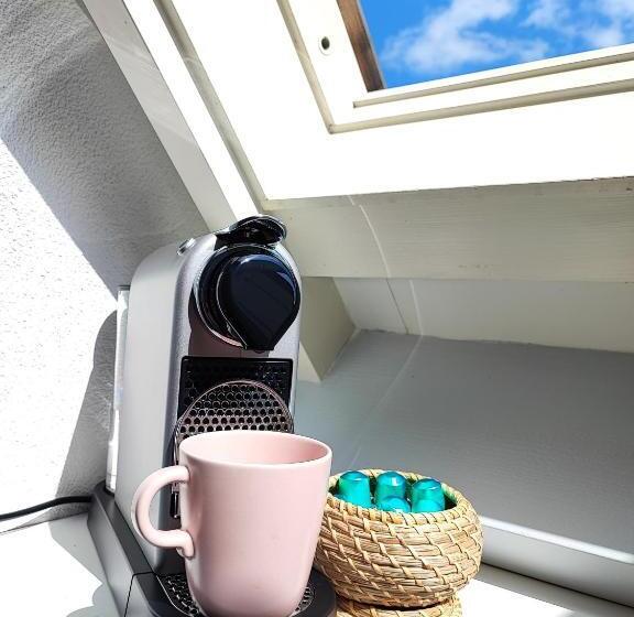 Majatalo Guesthouse At The Amstel River With 2br 2ba And Garden