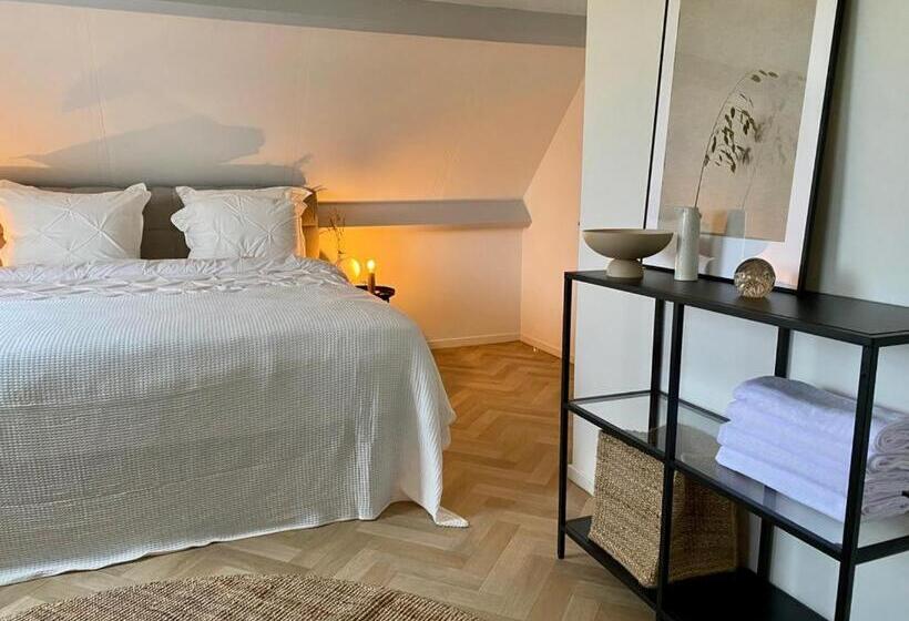 Majatalo Guesthouse At The Amstel River With 2br 2ba And Garden