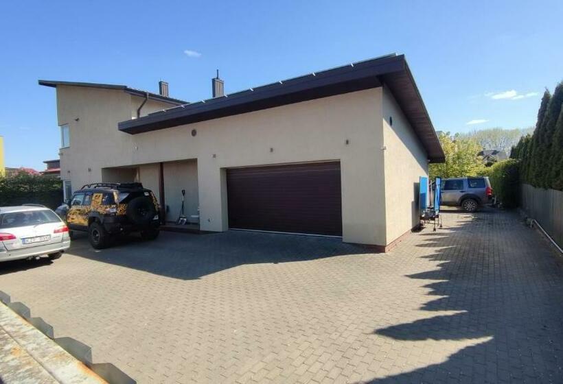 پانسیون Romainiai Guest House