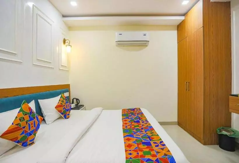 Fabhotel Cosmos